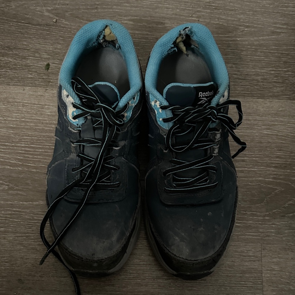 Women’s steel toe shoes
